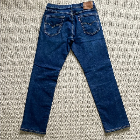 Levi's Premium 541 men’s jean. Athletic taper size 32x32. Lightly worn. - Picture 4 of 4